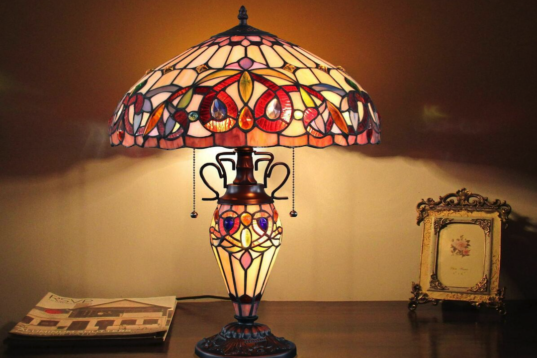 Timeless Elegance: Tiffany Glass Table Lamp